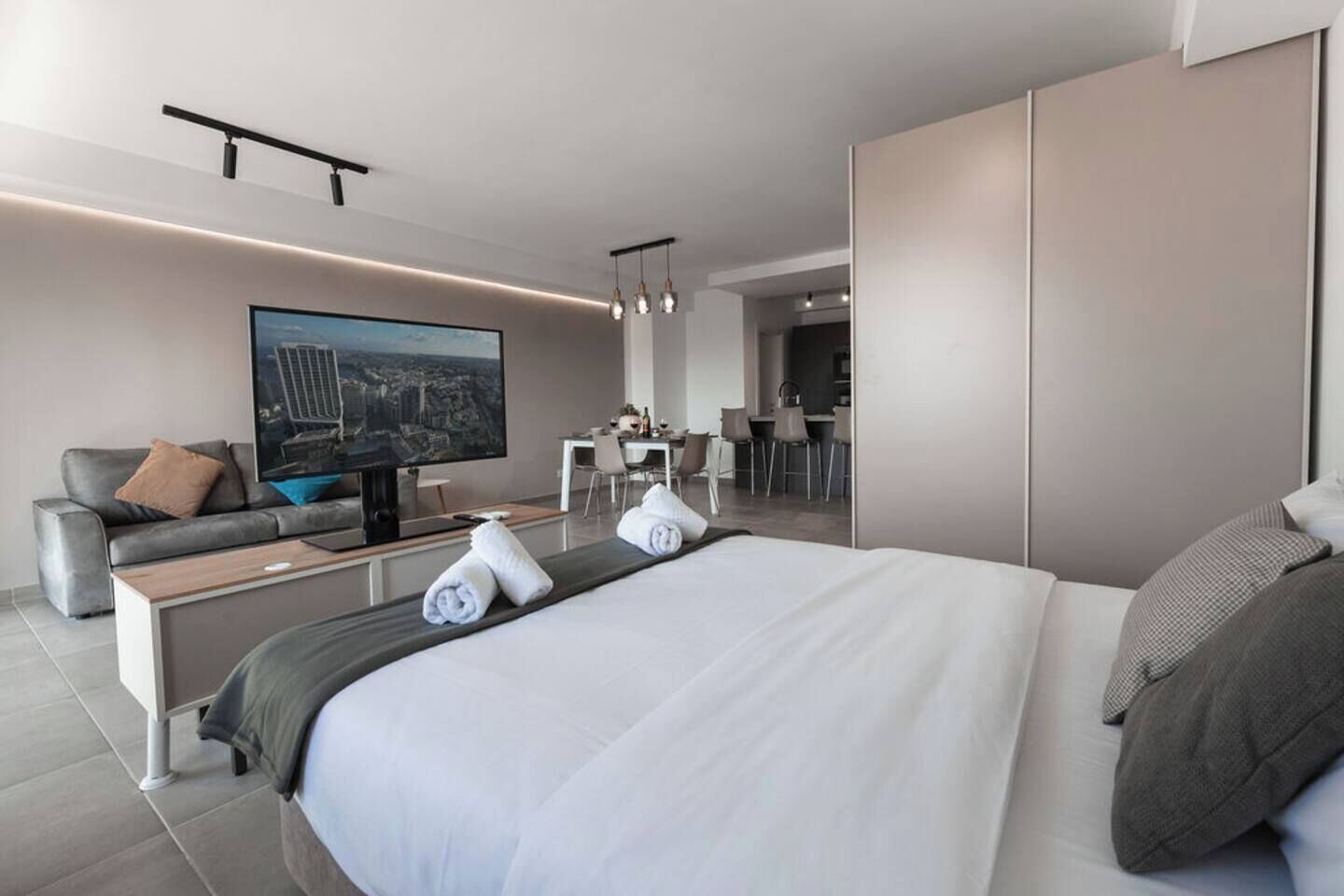 1 bedroom, iron/ironing board, free WiFi