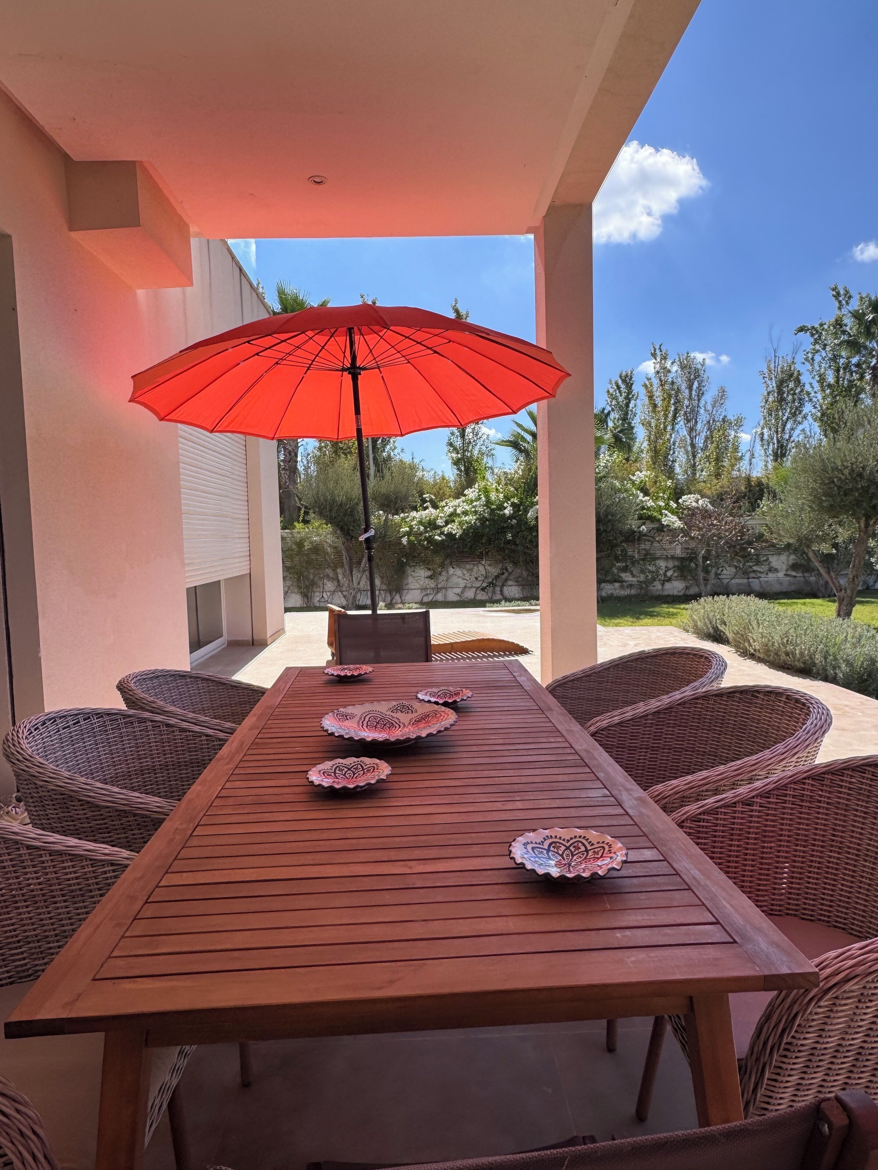 Outdoor dining
