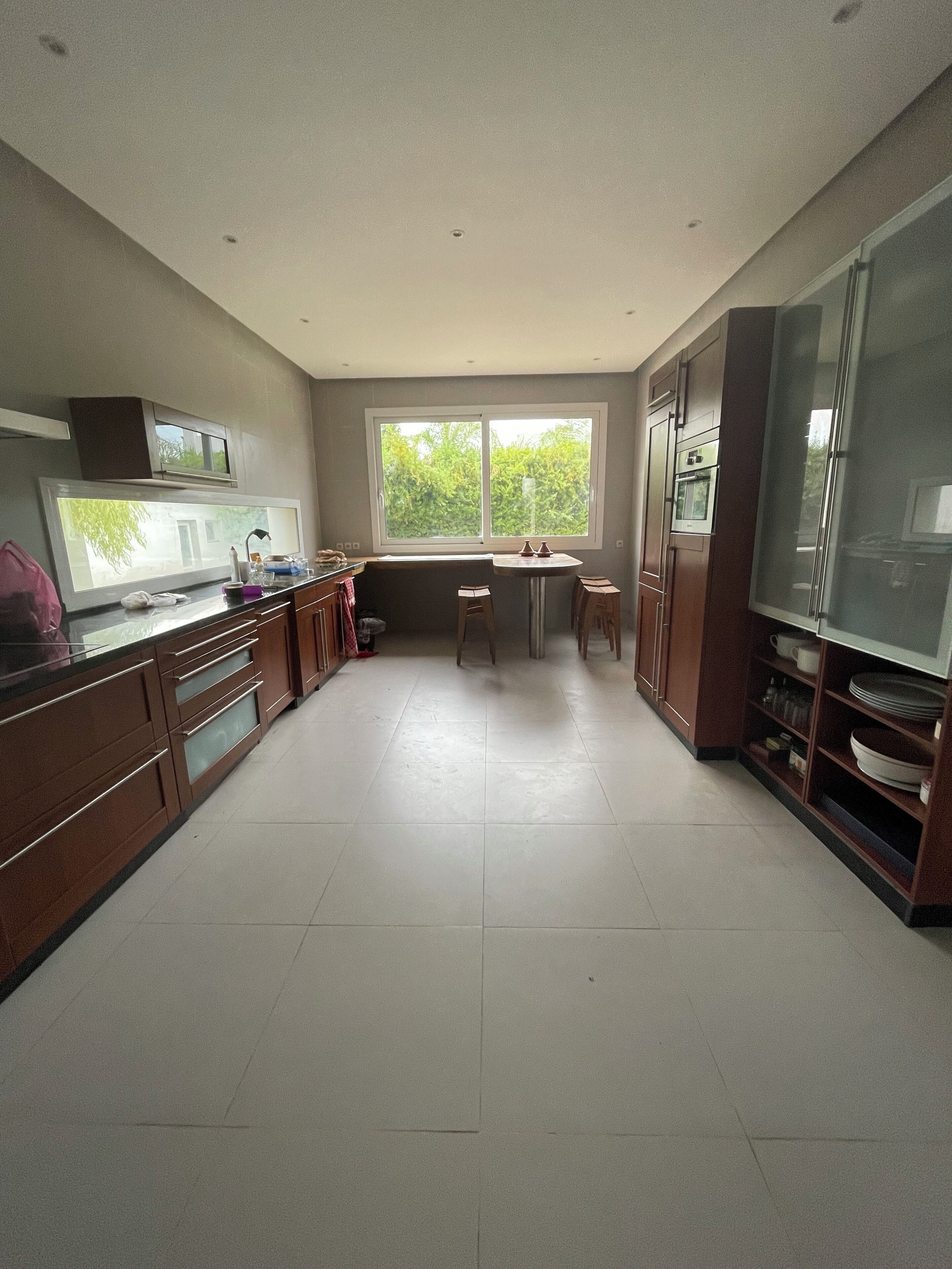 Micro-ondes, four, plaque de cuisson, lave-vaisselle