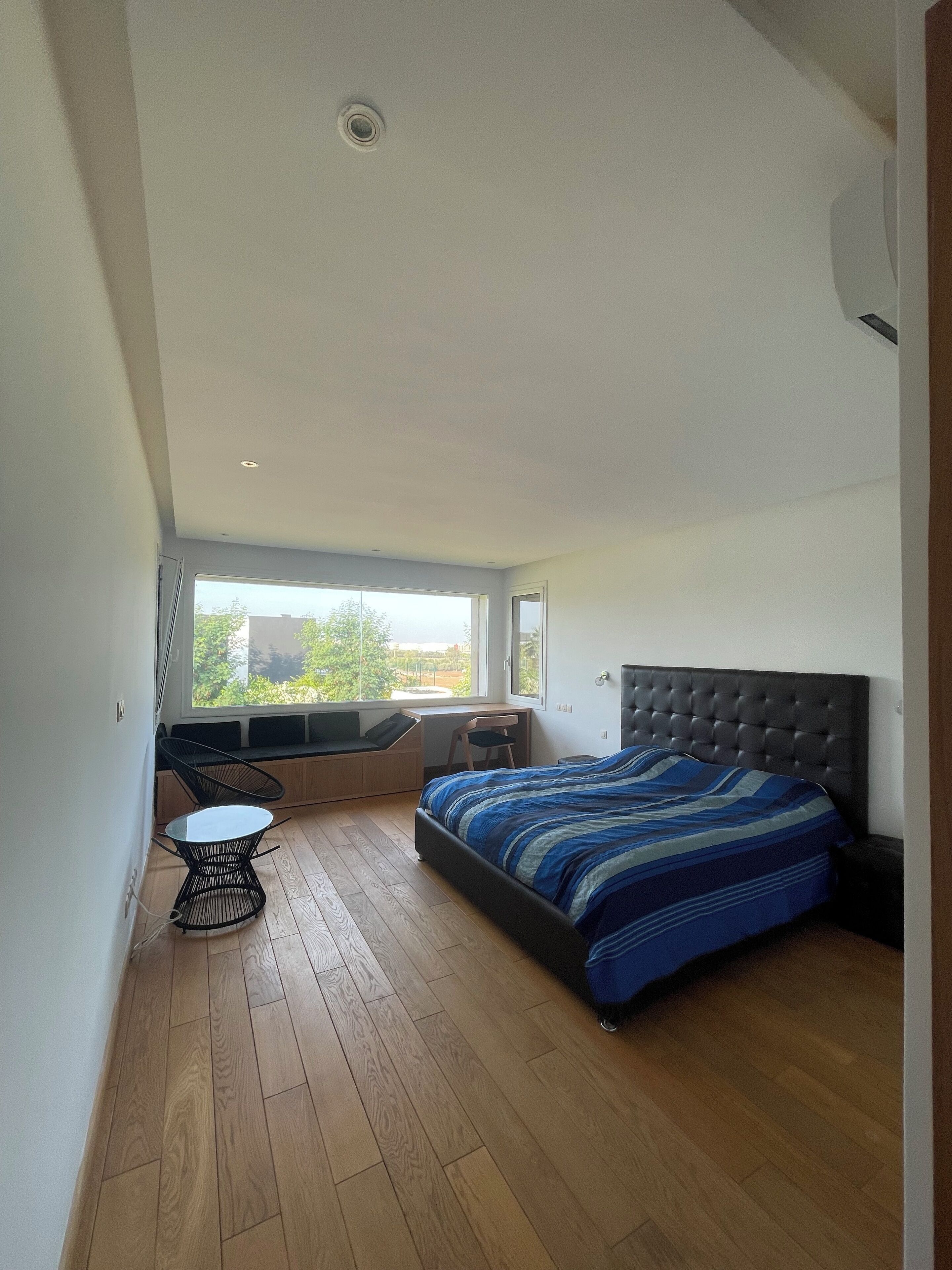 5 bedrooms, WiFi, bed sheets