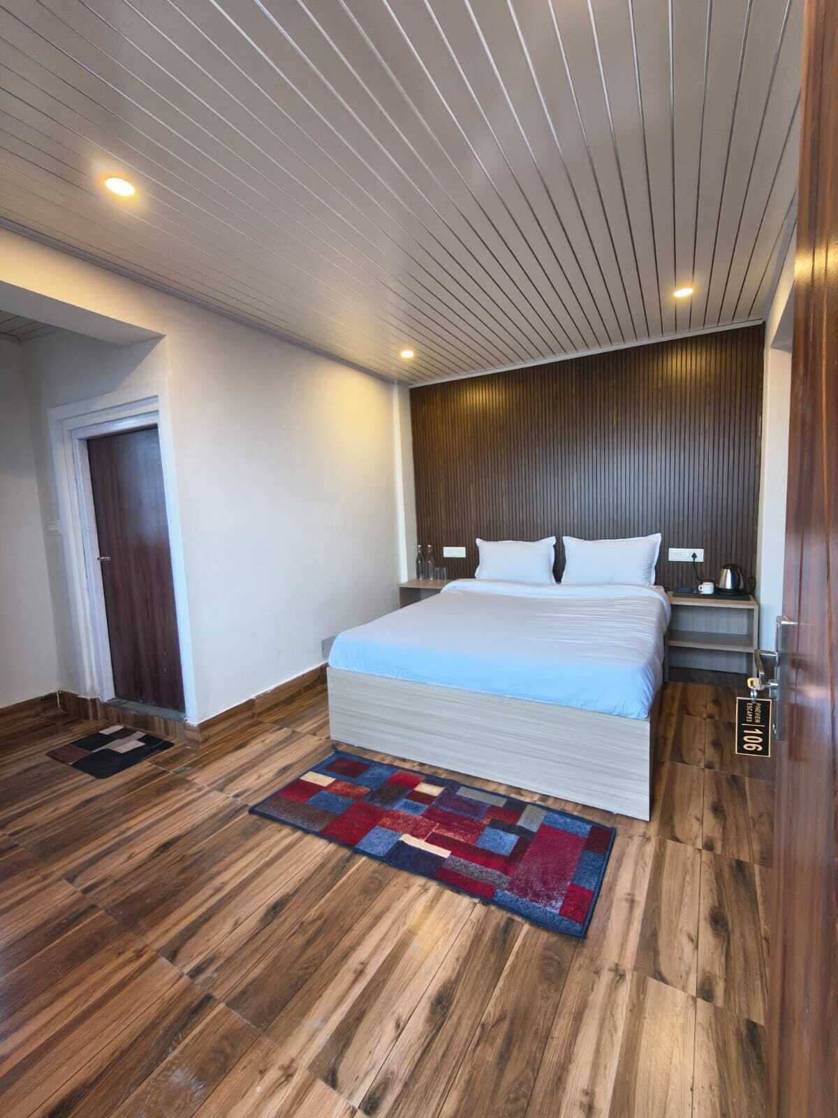 Laptop workspace, free WiFi