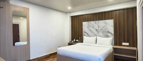 デラックス ダブルルーム | ノートパソコン用作業スペース、WiFi (無料)