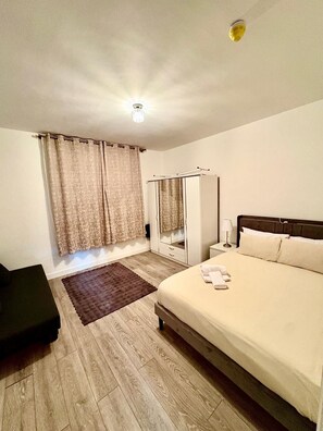 1 chambre, fer et planche à repasser, Wi-Fi, draps fournis