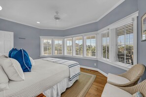 7 bedrooms, desk, iron/ironing board, WiFi