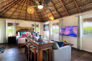 Bügeleisen/Bügelbrett, kostenloses WLAN, Bettwäsche