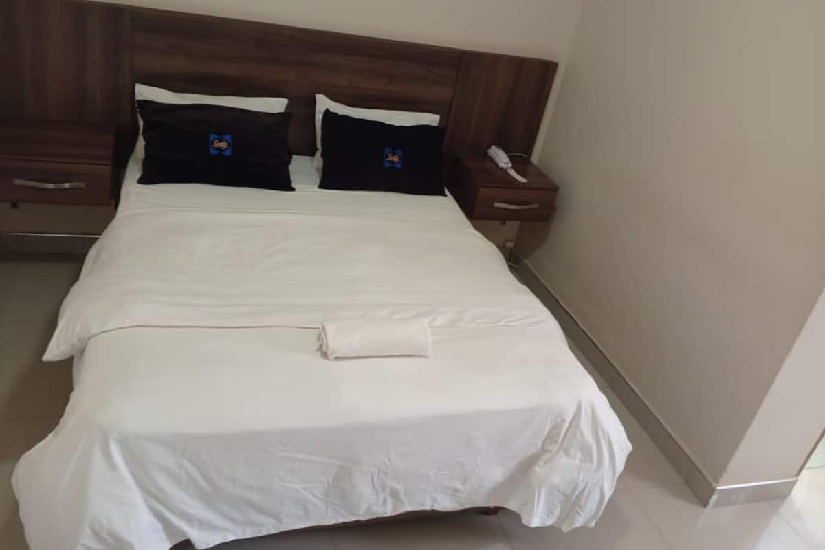 Deluxe Double Room, Patio, Courtyard View