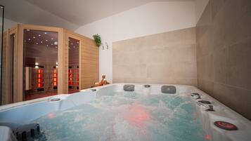 Indoor spa tub