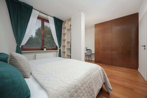 3 makuuhuonetta, silitysrauta/-lauta, Wi-Fi, vuodevaatteet