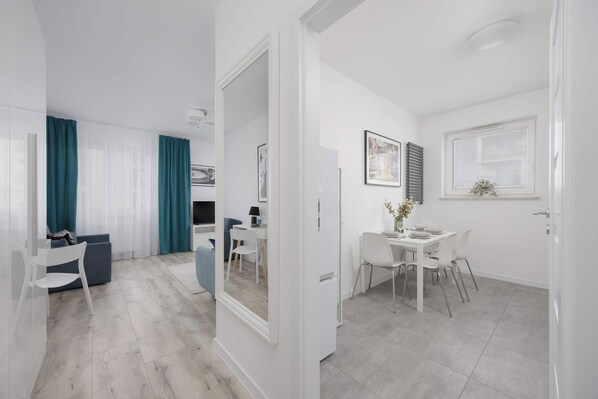 テレビ、書斎 / ワークスペース