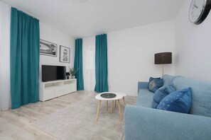 テレビ、書斎 / ワークスペース