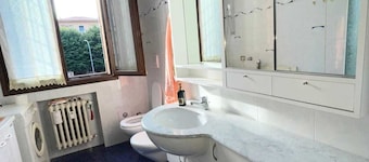 Walking distance from the center cozy apartment with balcony