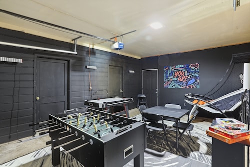 Bluff City Gem With Game Room 3 Bedroom Home