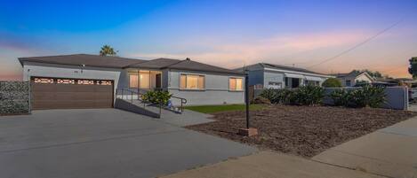 House, 6 Bedrooms | Exterior