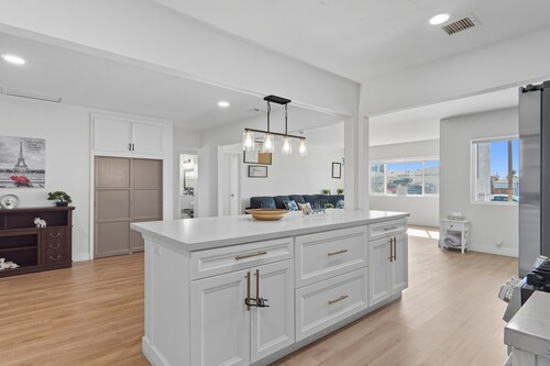 Relaxing Paradise Hills Retreat 4 Bedroom Home