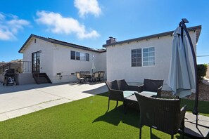 Casa, 2 habitaciones | Restaurante al aire libre