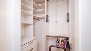 House, 3 Bedrooms | Interior