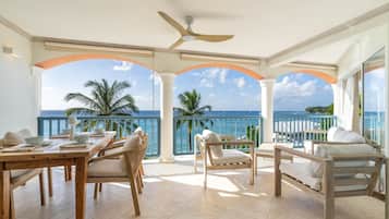 Apartemen, 2 kamar tidur | Tempat makan outdoor