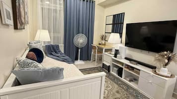 1 bedroom, desk, iron/ironing board, WiFi