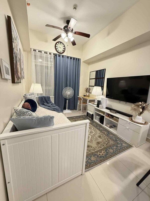 1 間睡房、書桌、熨斗/熨衫板、Wi-Fi