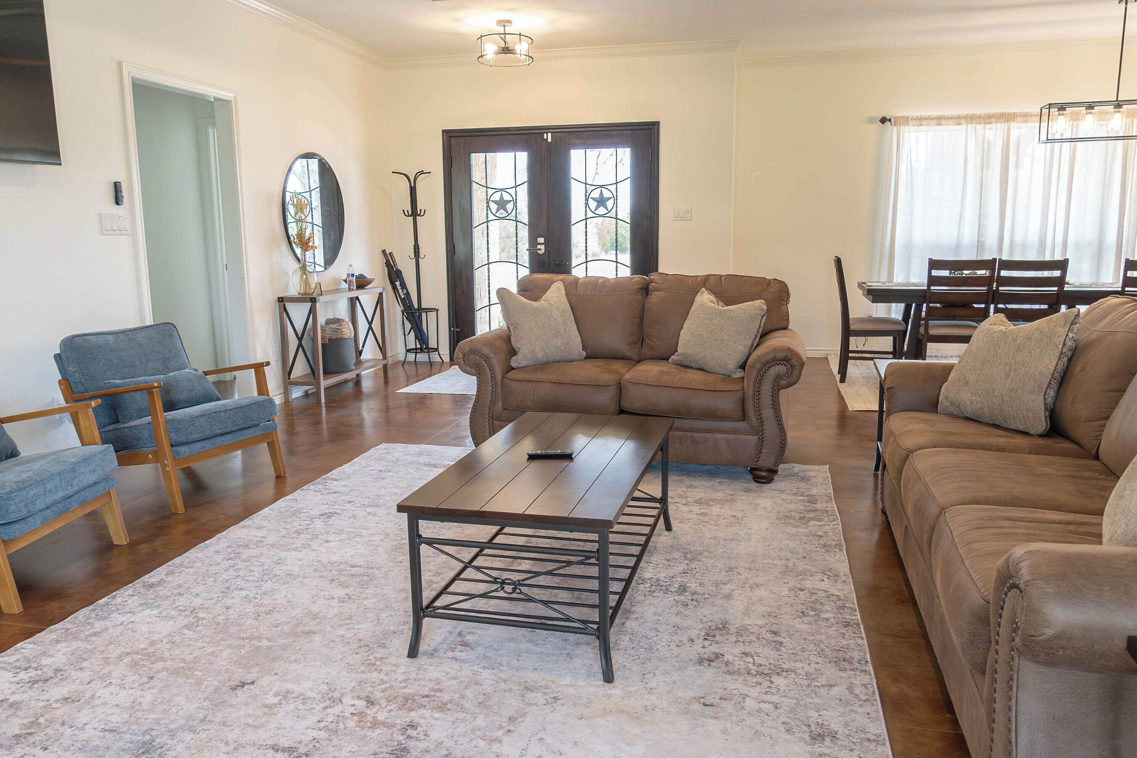 TV, fireplace, offices