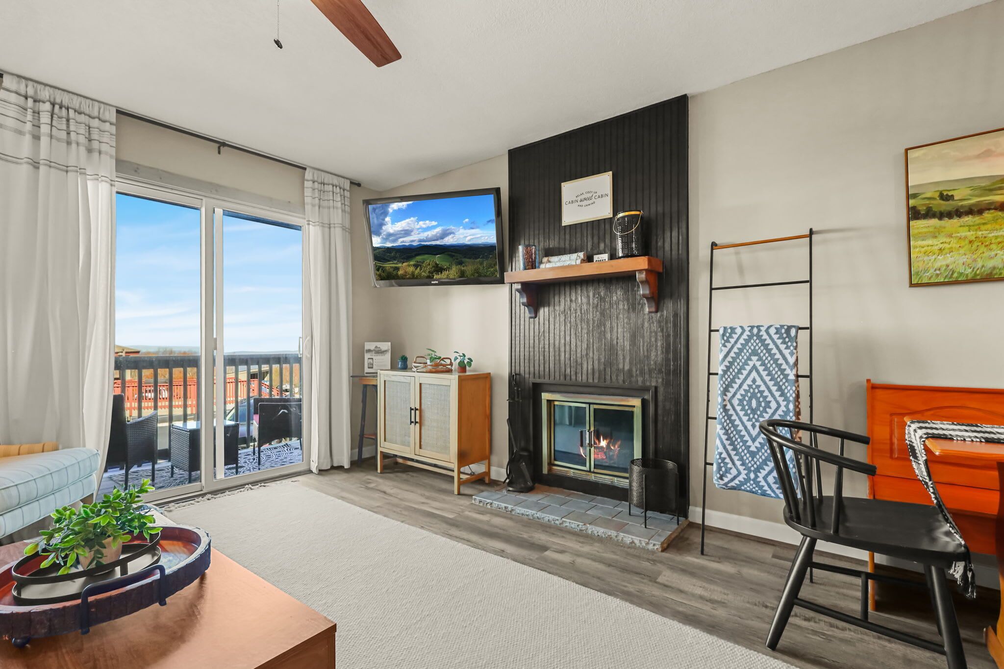 Télévision, cheminée