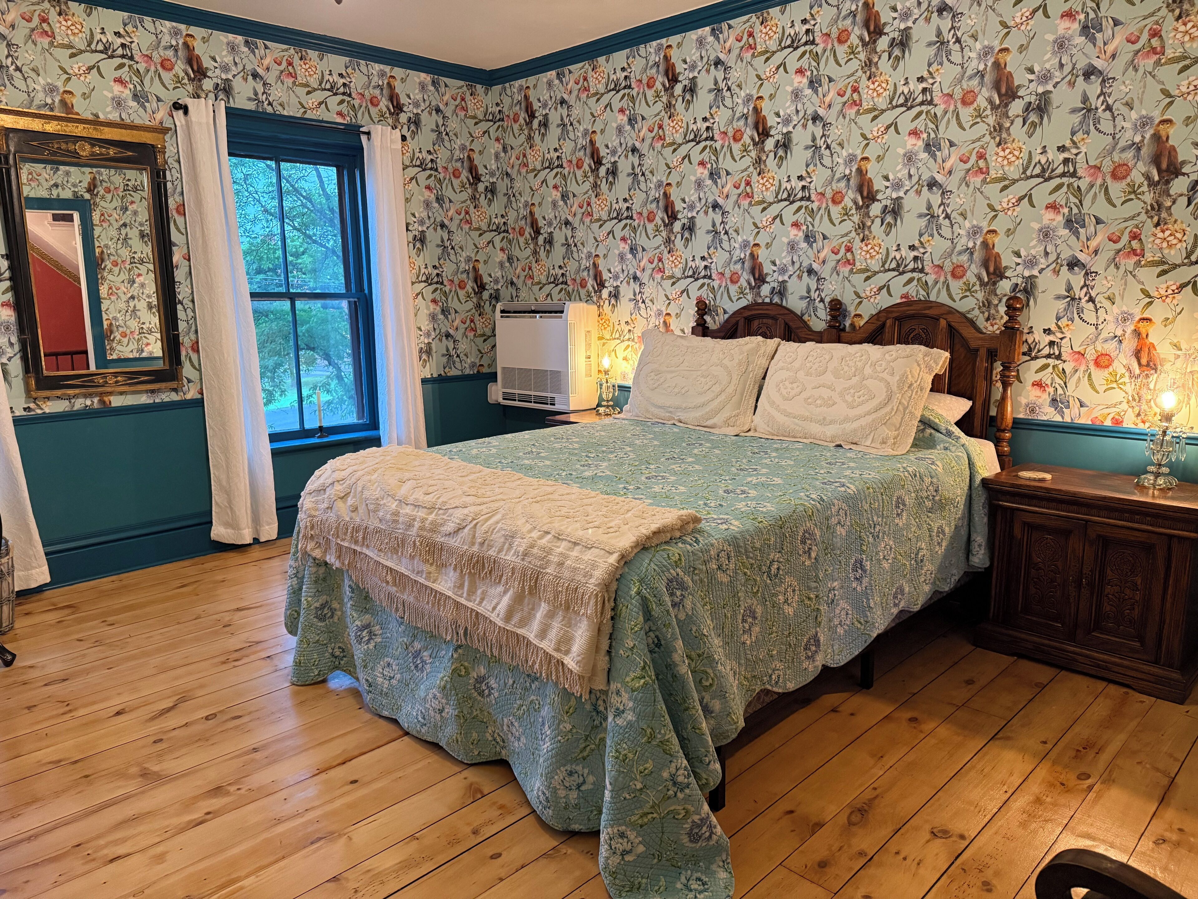 6 bedrooms, iron/ironing board, free WiFi, bed sheets