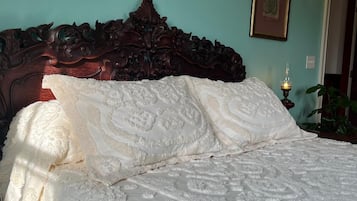 6 bedrooms, iron/ironing board, free WiFi, bed sheets