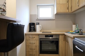 Private kitchen - A cosy, little apartment with one bedroom, just outside Umag - Sunny (Umag - Finida)