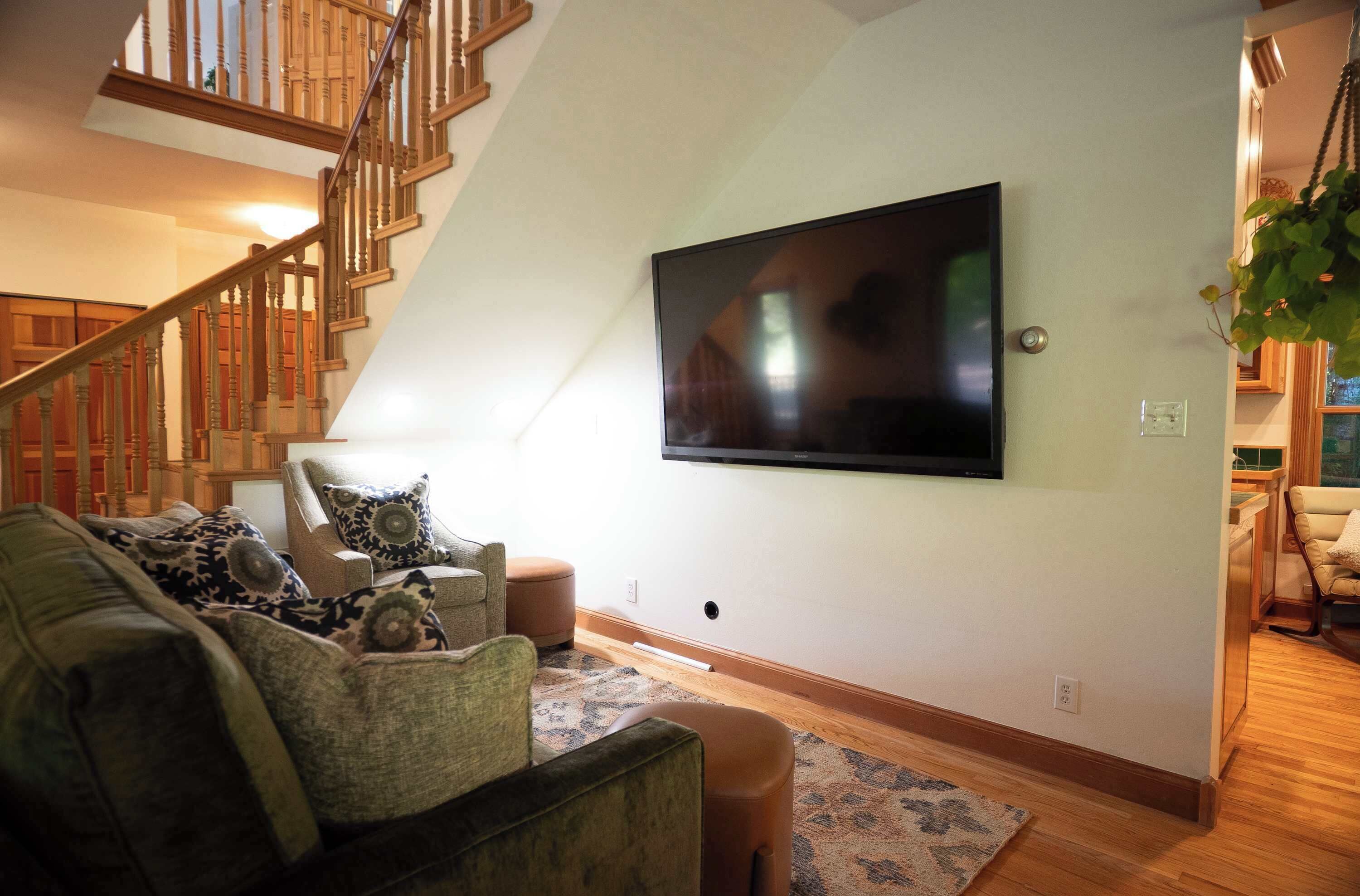 TV, fireplace, offices