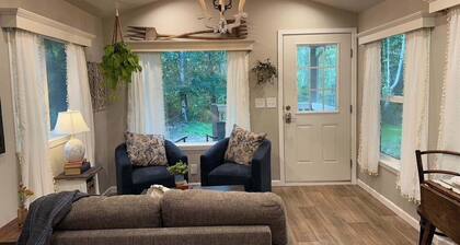 Tiny Home in the Woods with Lyre River access, near Olympic Park