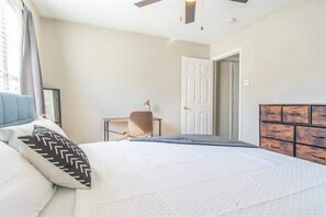 Ferros/tábuas de passar roupa, Wi-Fi, roupa de cama