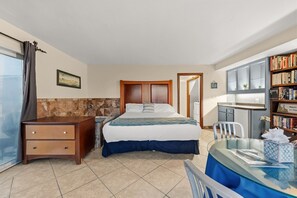 Unclassified image, 5 of 32, button