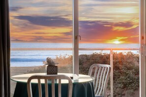 Unclassified image, 2 of 32, button