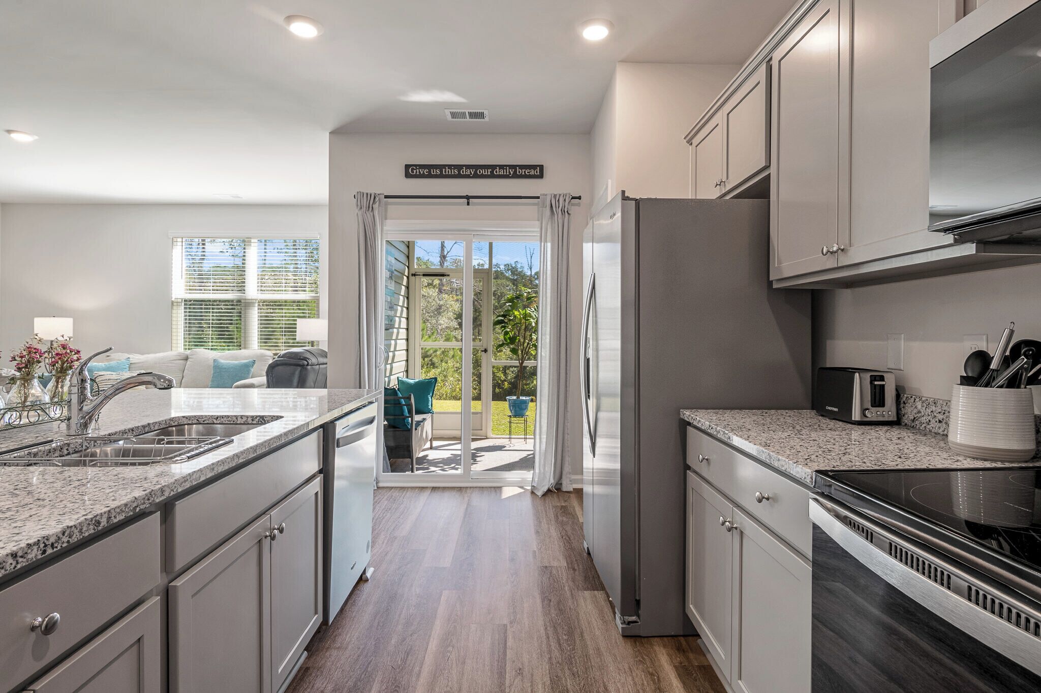 Mikrowelle, Ofen, Herdplatte, Geschirrspüler