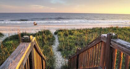 NEW Coastal Retreat • Fire Pit • Golf Escape • 3 mi to Holden Beach • Sleeps 6