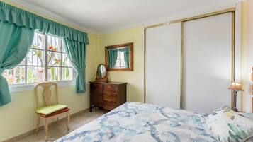 Huoneisto | 1 makuuhuone, silitysrauta/-lauta, vuodevaatteet