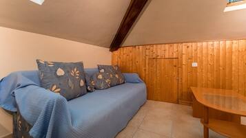 Huoneisto | 1 makuuhuone, silitysrauta/-lauta, vuodevaatteet