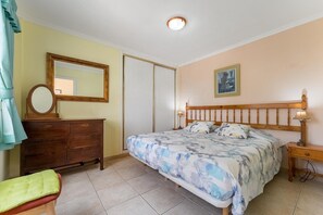 Huoneisto | 1 makuuhuone, silitysrauta/-lauta, vuodevaatteet