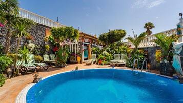 Huoneisto | Uima-allas | Ulkouima-allas, lämmitetty uima-allas