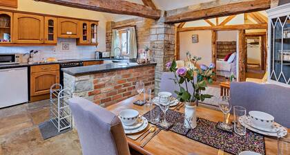 The Cow Shed | Cottage near Stratford-upon-Avon