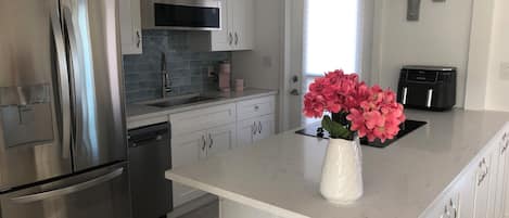 Mikrowelle, Ofen, Herdplatte, Geschirrspüler