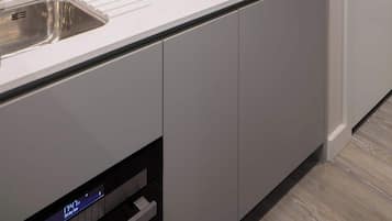 Kühlschrank, Mikrowelle, Ofen, Herdplatte