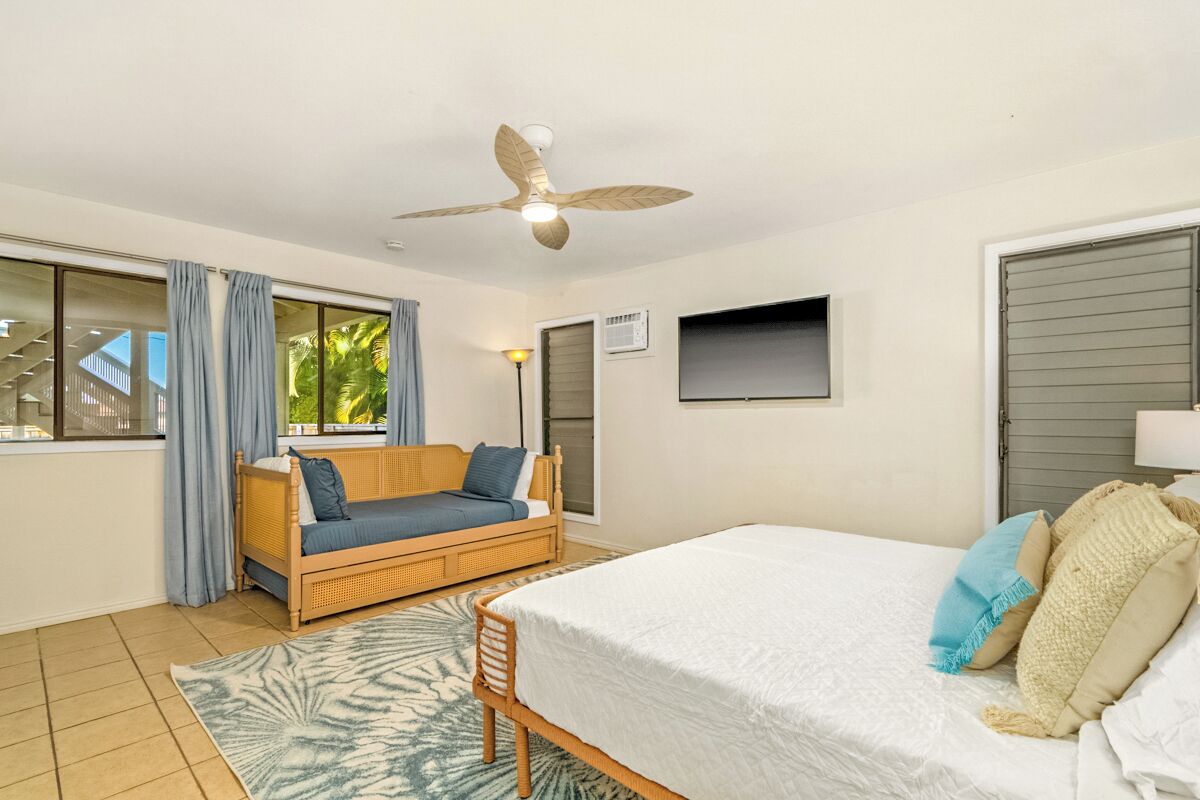 6 عدّة غرف نوم ومكتب ومكواة/لوح كي وسرير سفر