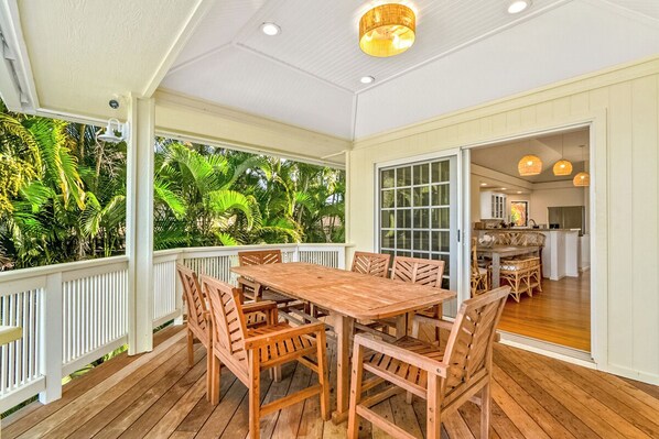 Outdoor dining