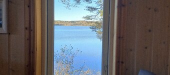 Cabin at Lake Iväg, 3 pers, free WIFI, private access to the lake