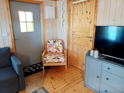 Cozy cottage by the lake, 3 pers, WIFI, private lake access, 1 bedroom