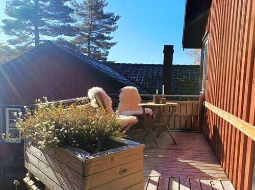 Cozy cottage by the lake, 3 pers, WIFI, private lake access, 1 bedroom