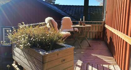 Cozy cottage by the lake, 3 pers, WIFI, private lake access, 1 bedroom