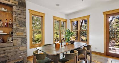 Golden Knoll: Secluded Mountain Village Escape, Luxury Comforts