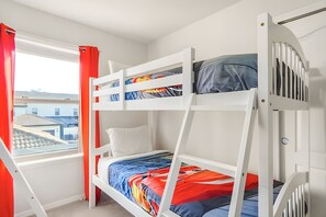 4 Schlafzimmer, Bügeleisen/Bügelbrett, Reisekinderbett, WLAN